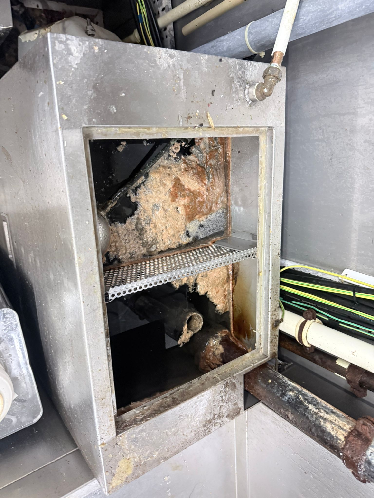 商用廚房油煙系統深度清洗服務
